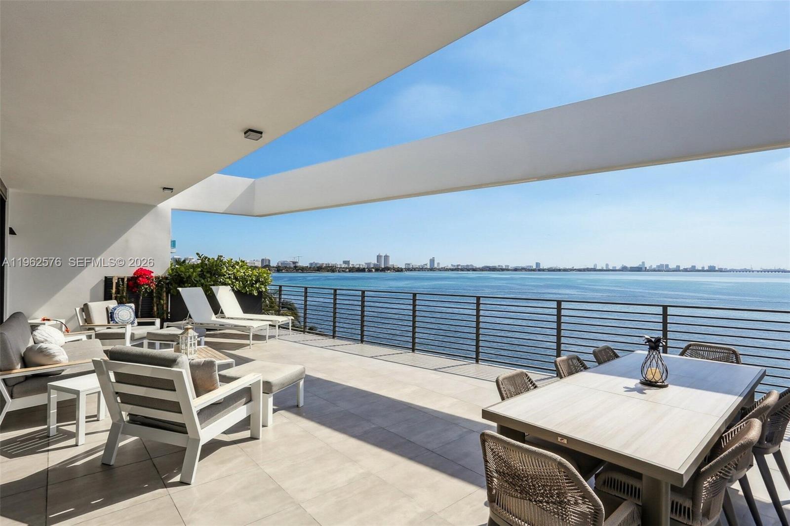 1930 Bay Dr Fith Level Un Miami Beach, FL 33141