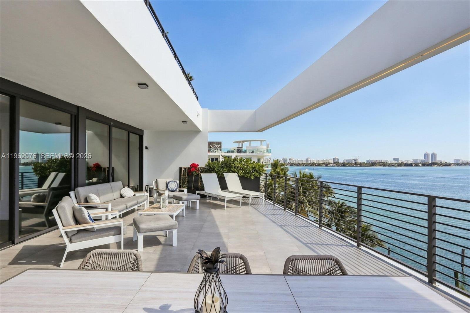 1930 Bay Dr Fith Level Un Miami Beach, FL 33141