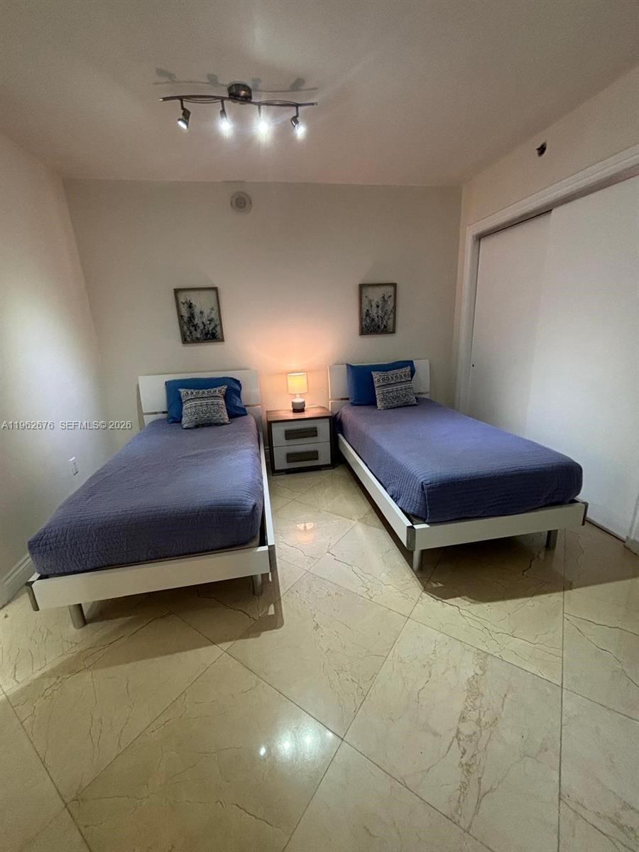 image Beach Club 214