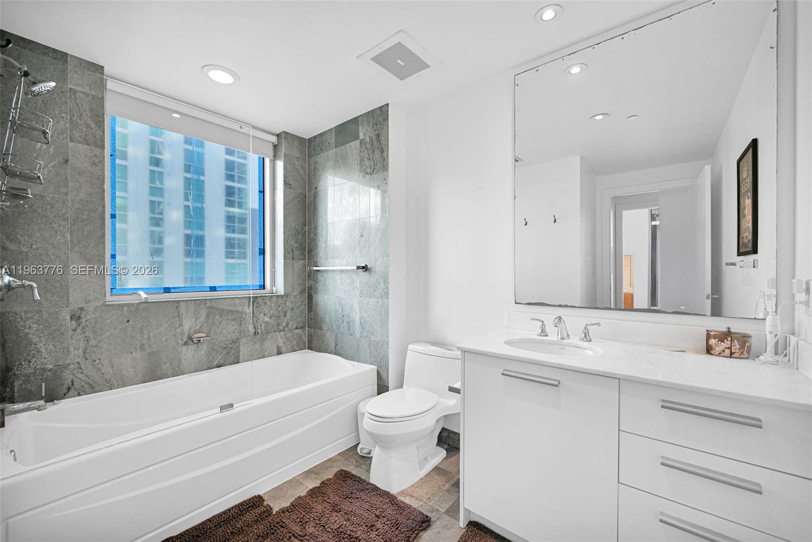 1050 Brickell Ave #2910 Miami, FL 33131