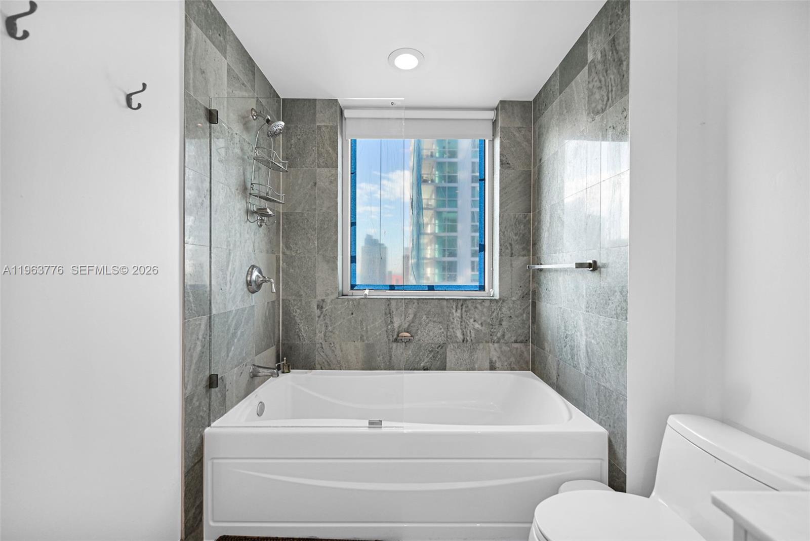 1050 Brickell Ave #2910 Miami, FL 33131