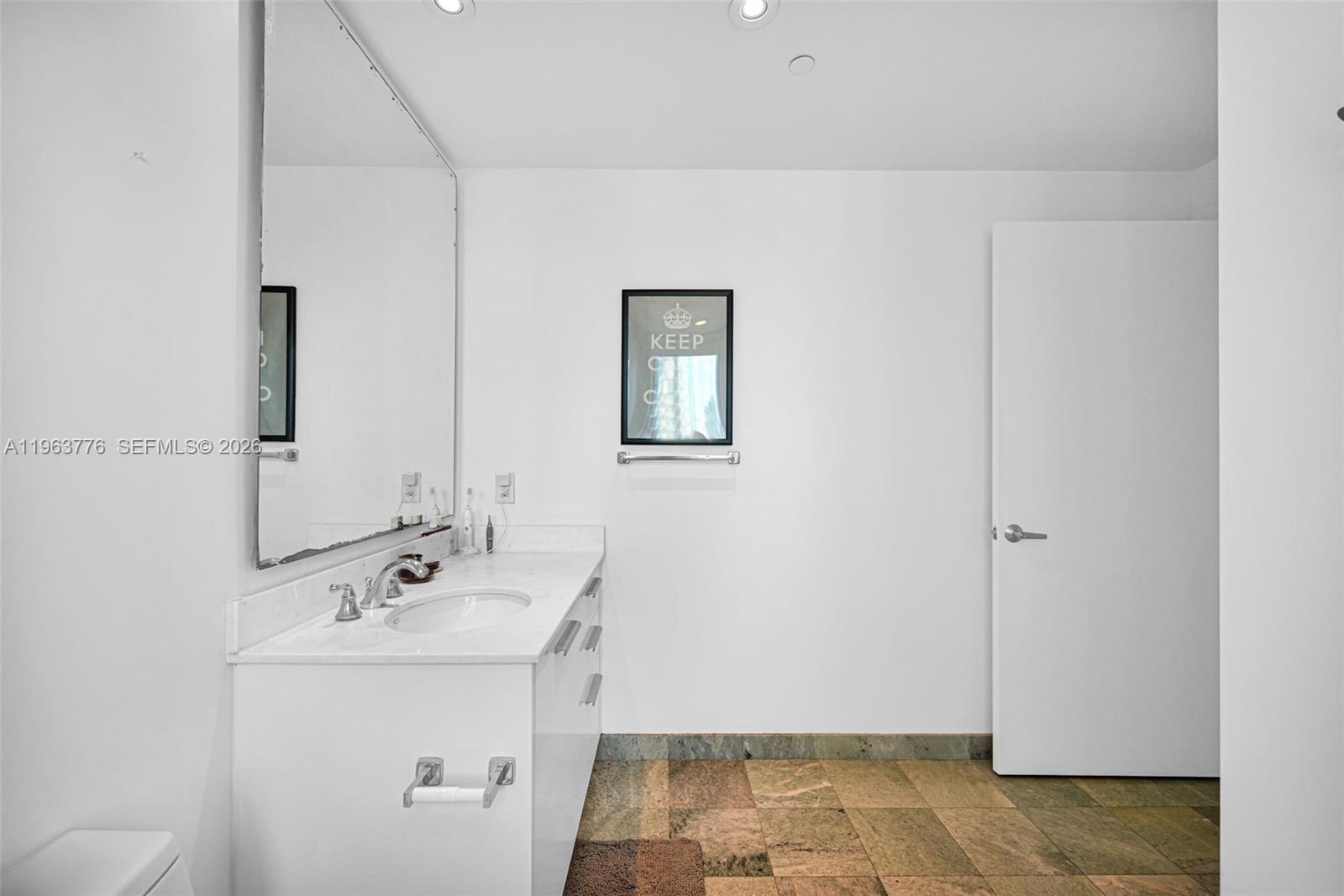 1050 Brickell Ave #2910 Miami, FL 33131