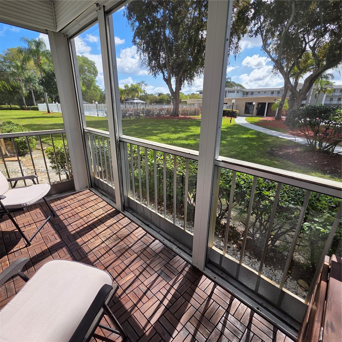 1101 Hillcrest Ct #103