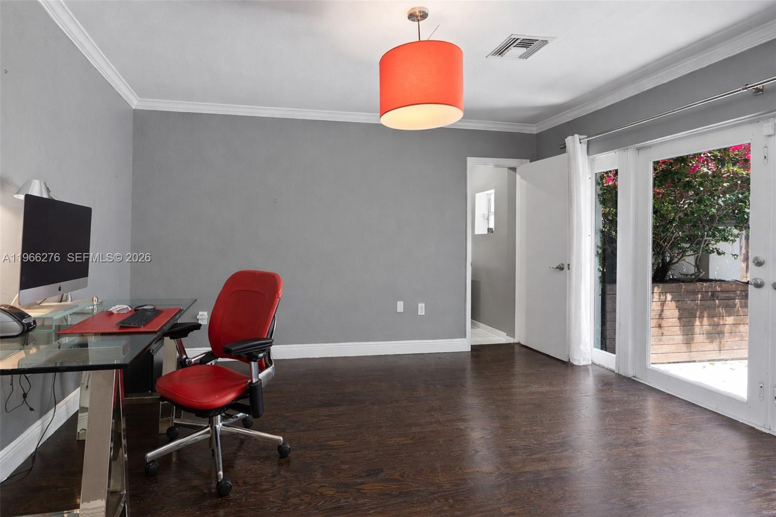 5830 Pine Tree Dr Miami Beach, FL 33140