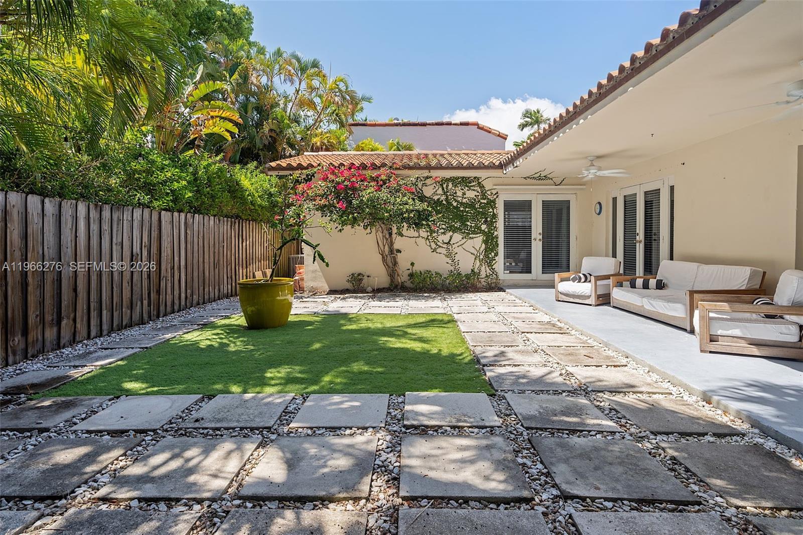 5830 Pine Tree Dr Miami Beach, FL 33140