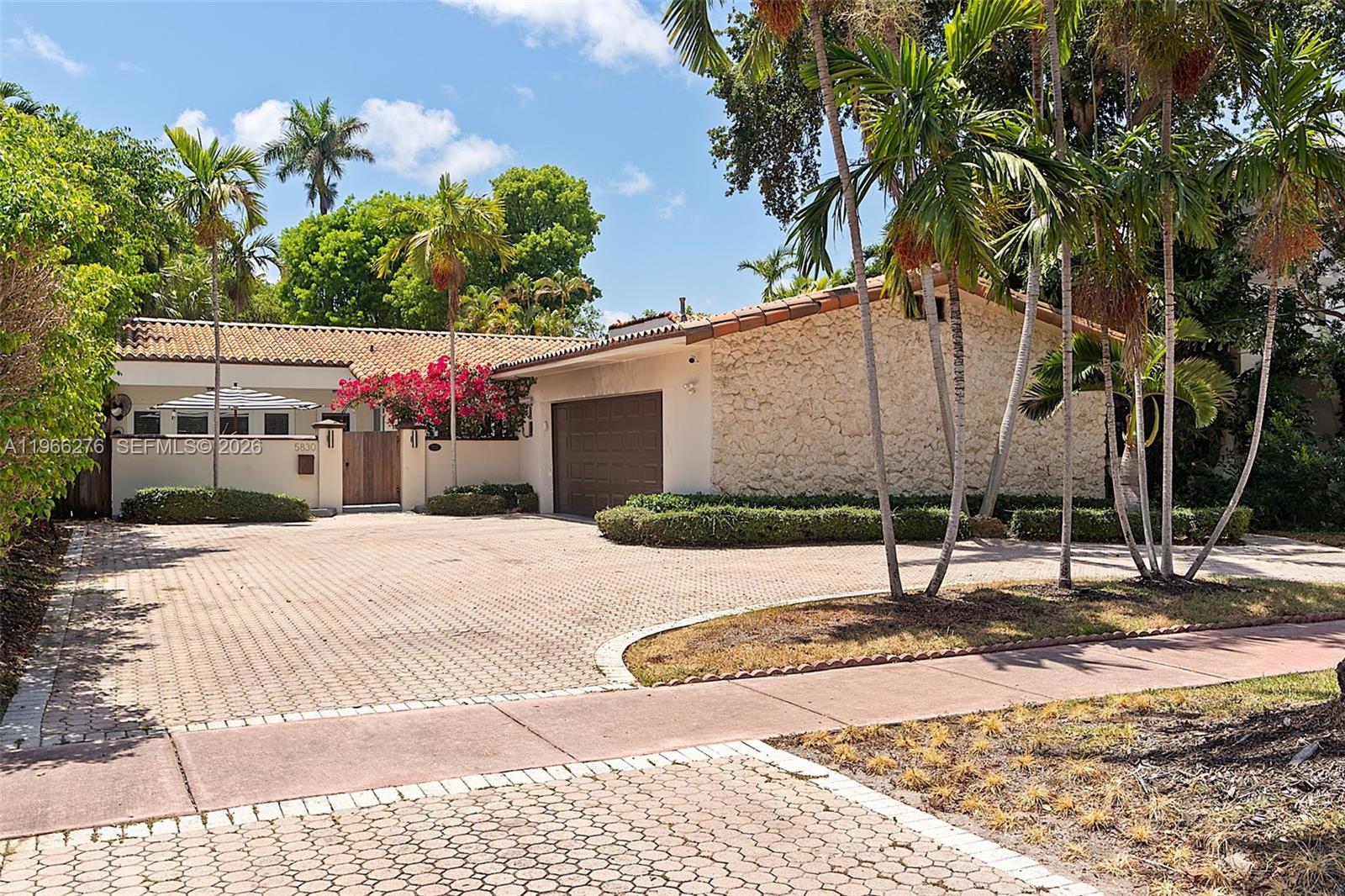 5830 Pine Tree Dr Miami Beach, FL 33140