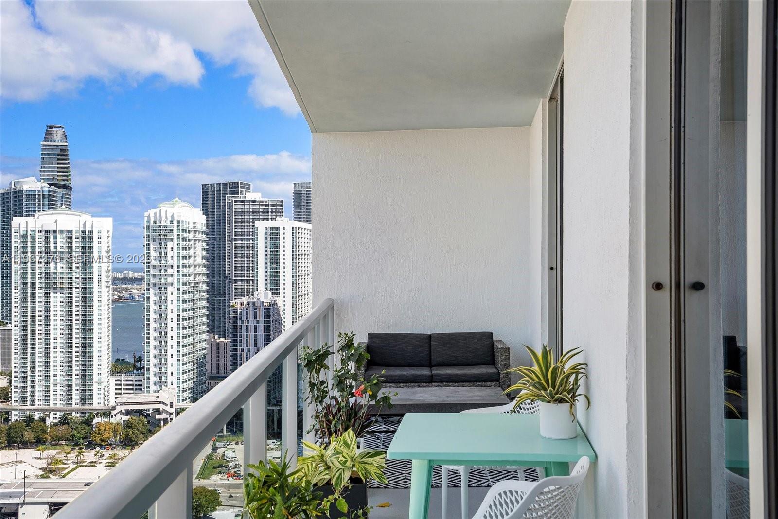 image Latitude on the River15