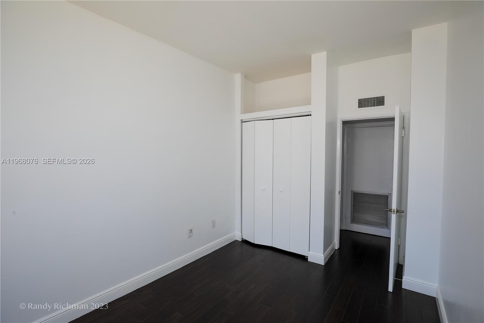 image Charter Club10