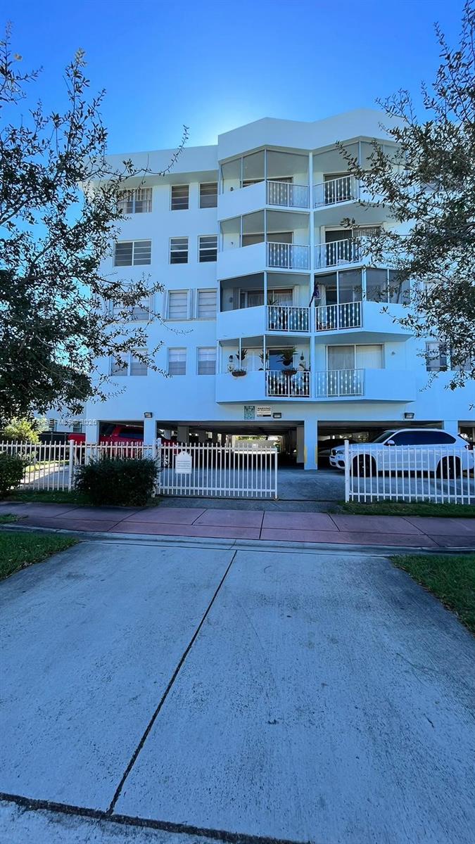1990 Marseille Dr #407 Miami Beach, FL 33141