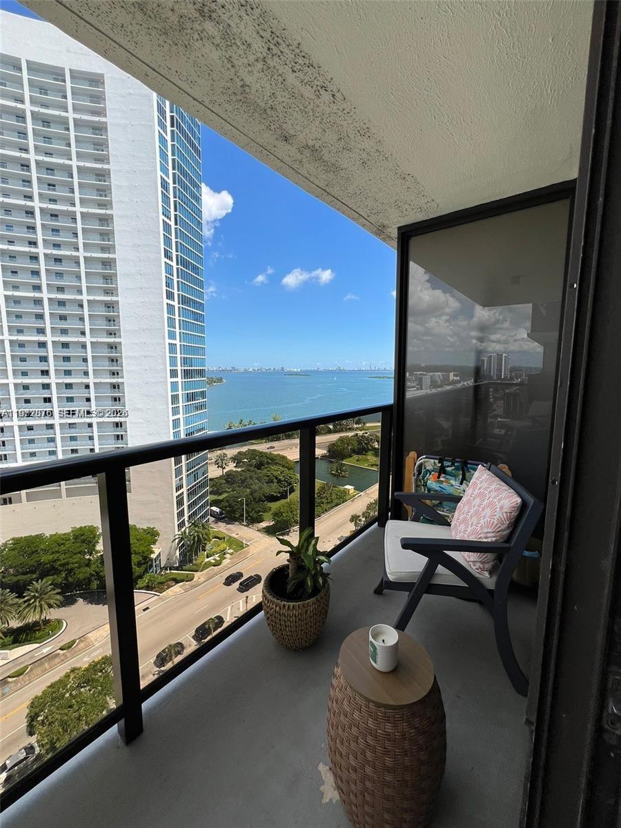 600 NE 36th St #1909