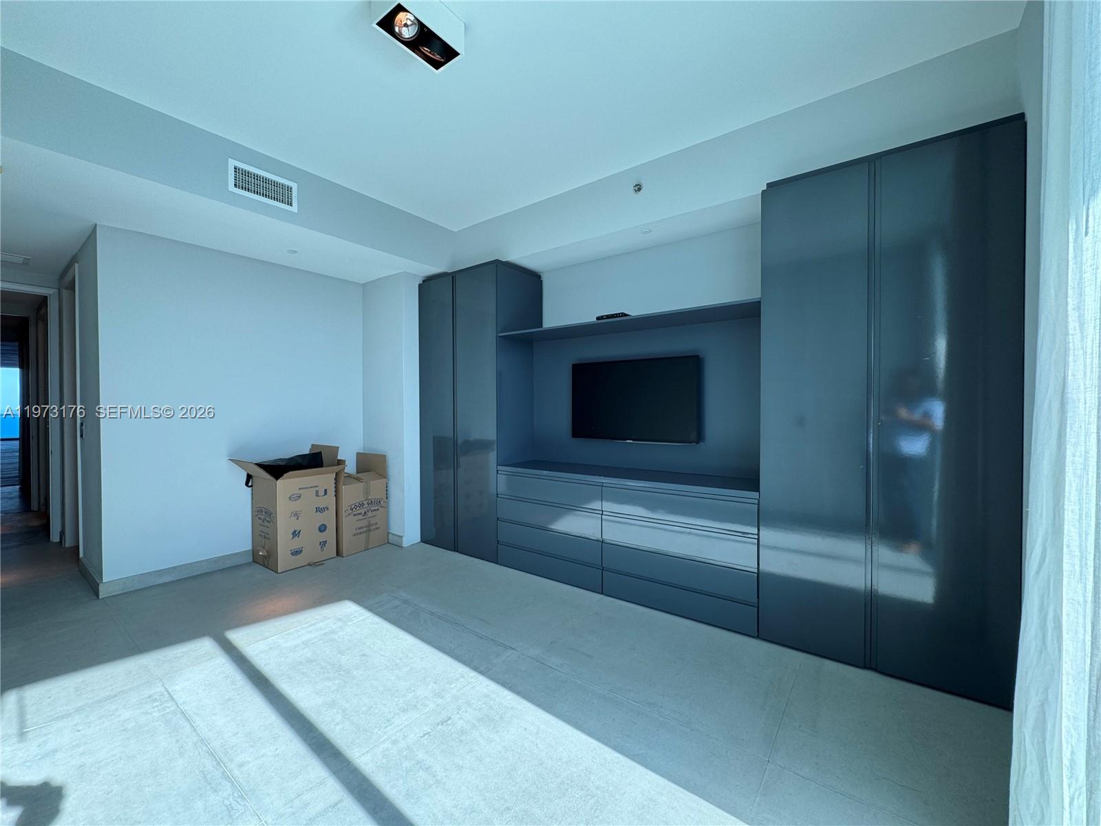 2711 S Ocean Dr #3404 Hollywood, FL 33019