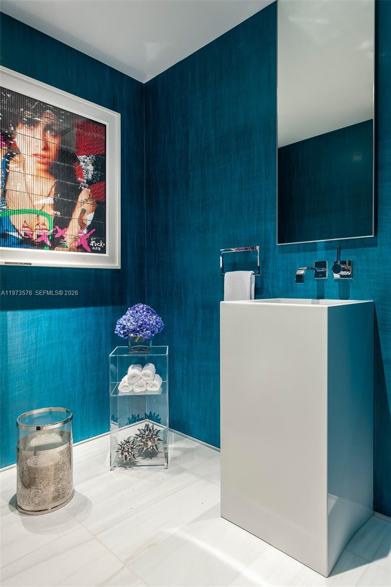 321 Ocean Dr #200 Miami Beach, FL 33139