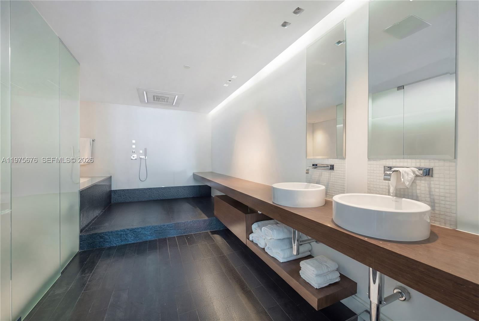 100 S Pointe Dr #2604 Miami Beach, FL 33139