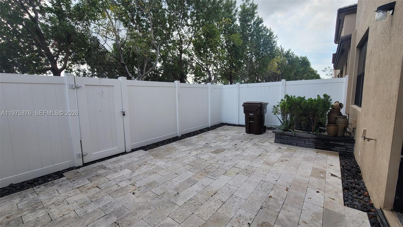 10219 W 32nd Ln Hialeah, FL 33018