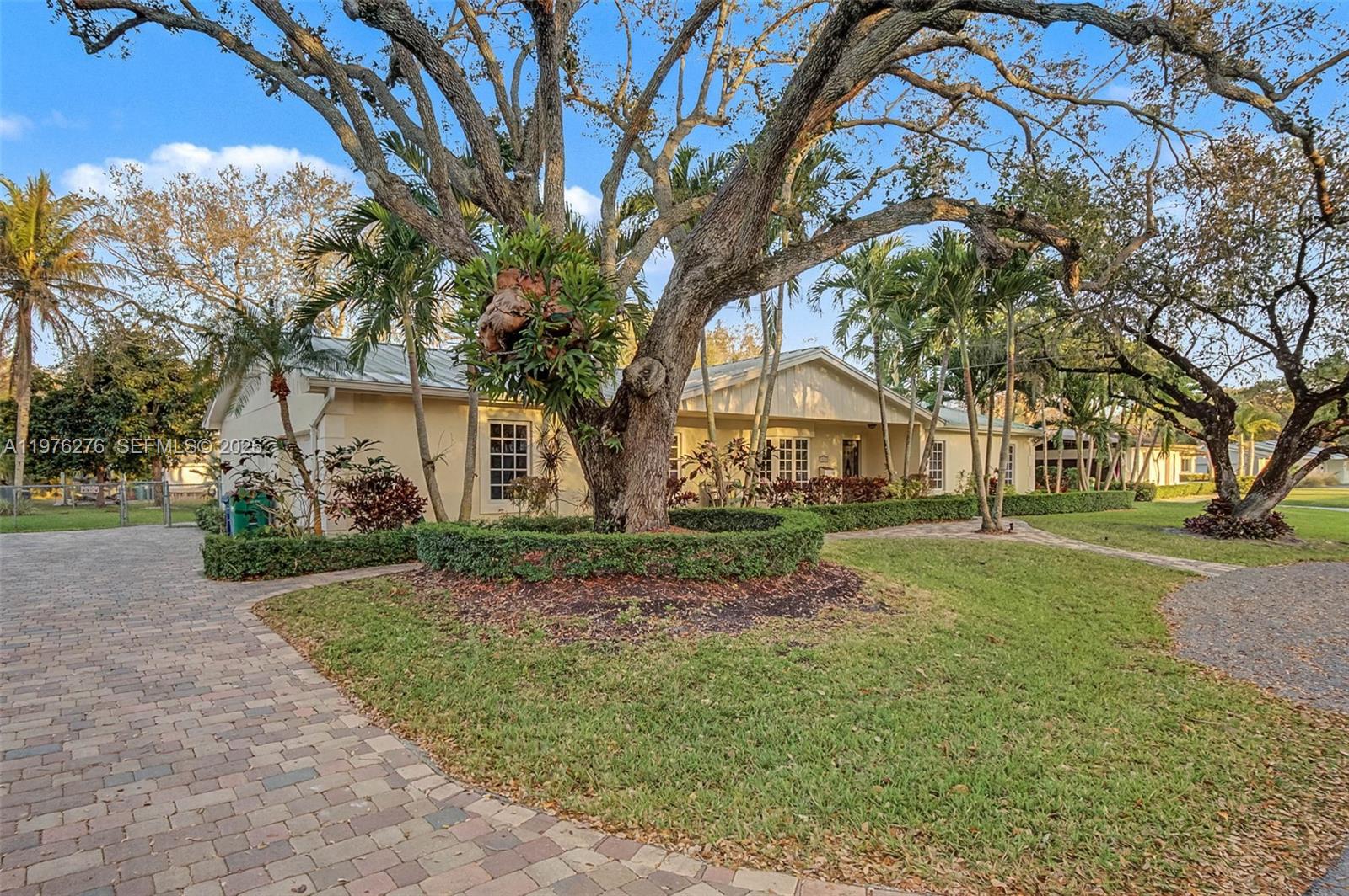 15401 SW 81st Ave Palmetto Bay, FL 33157