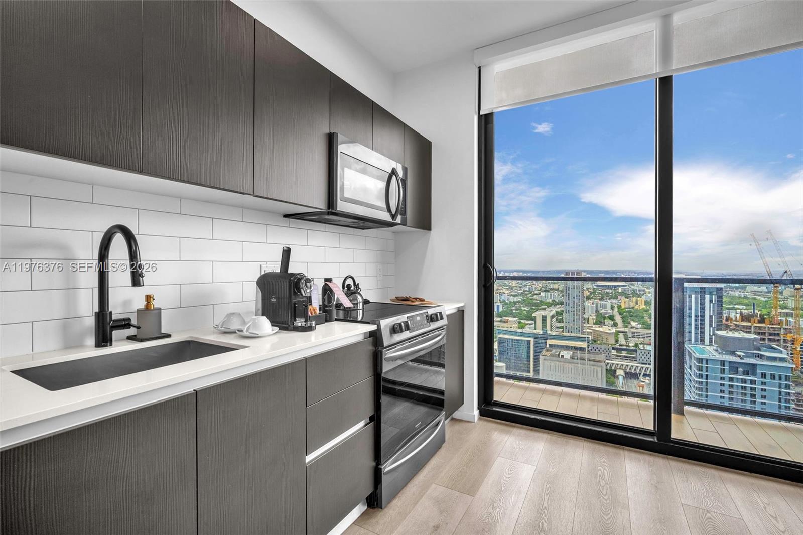 398 NE 5th St #PH 4701 Miami, FL 33132