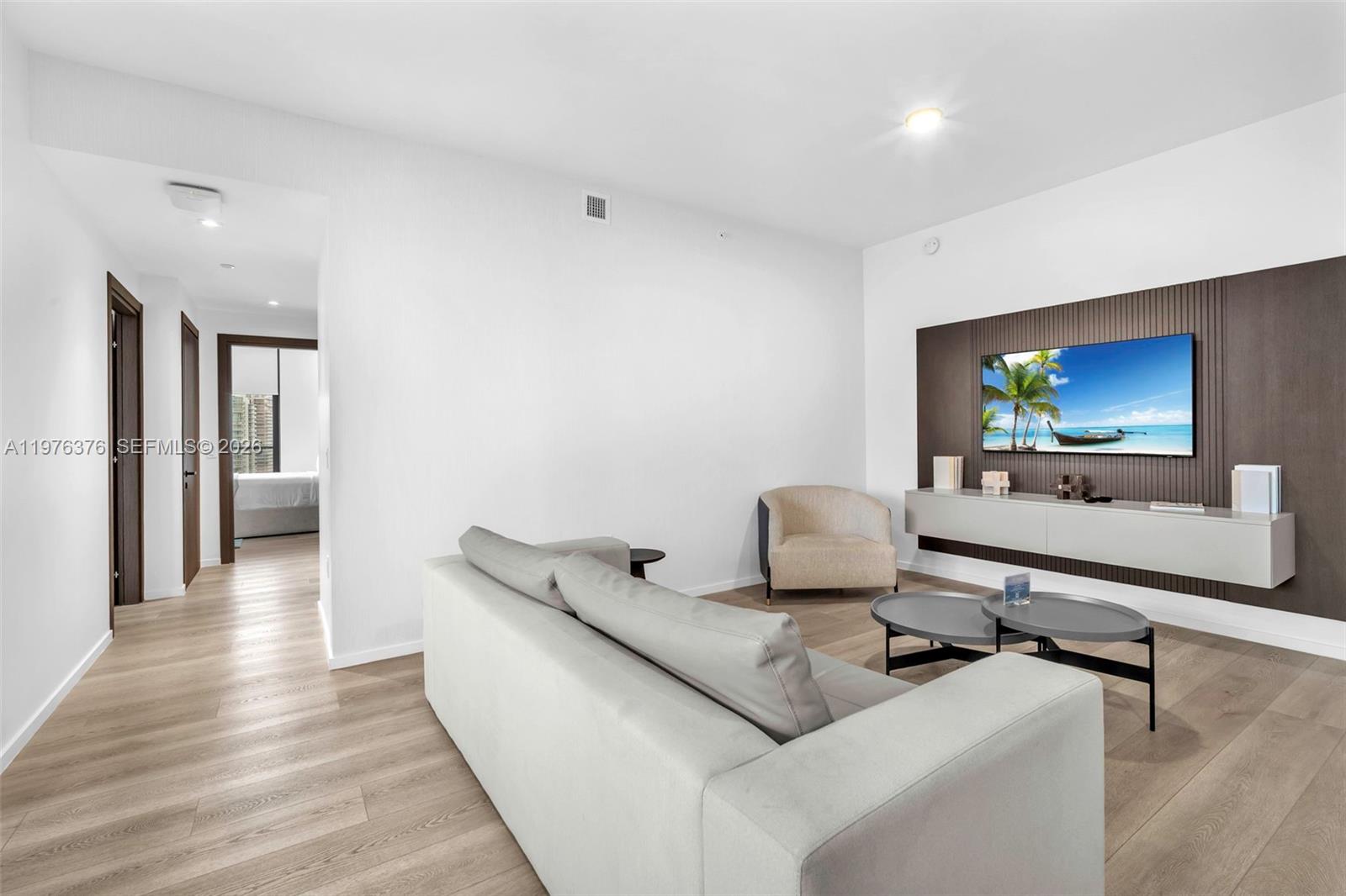 398 NE 5th St #PH 4701 Miami, FL 33132