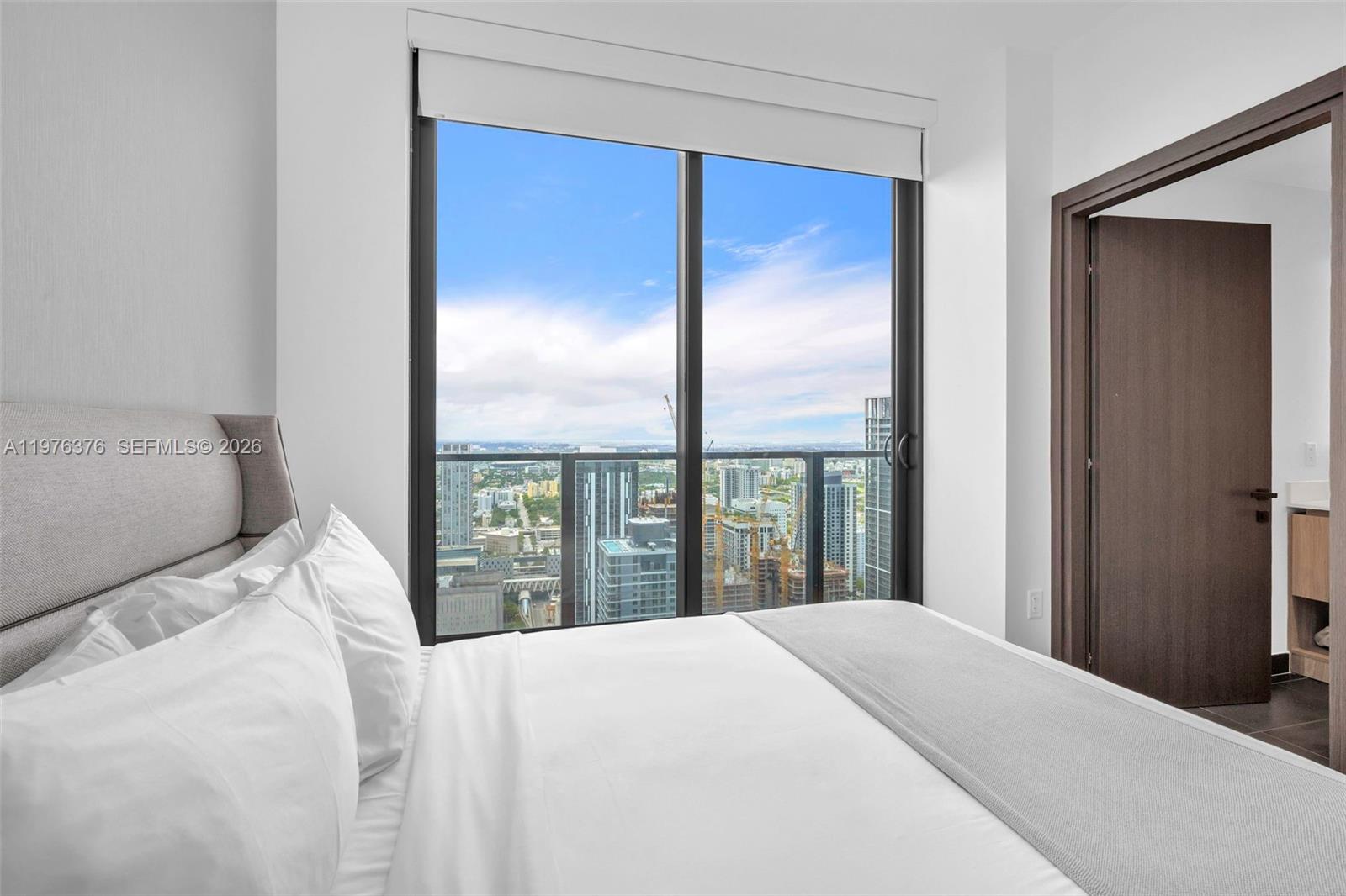 398 NE 5th St #PH 4701 Miami, FL 33132