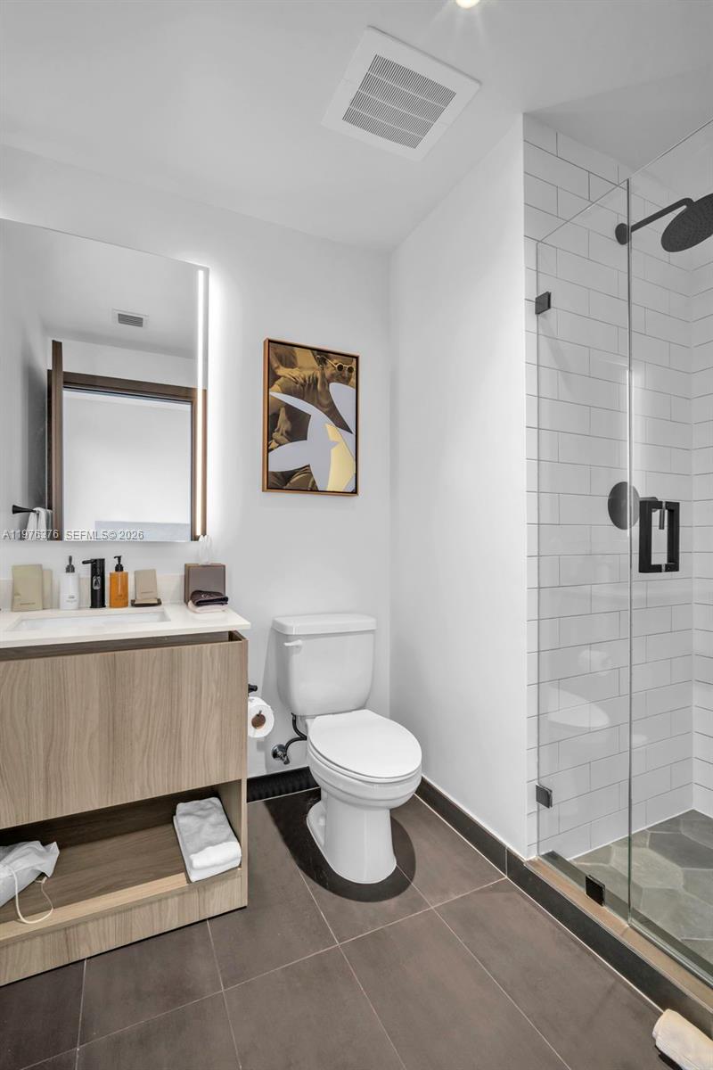 398 NE 5th St #PH 4701 Miami, FL 33132