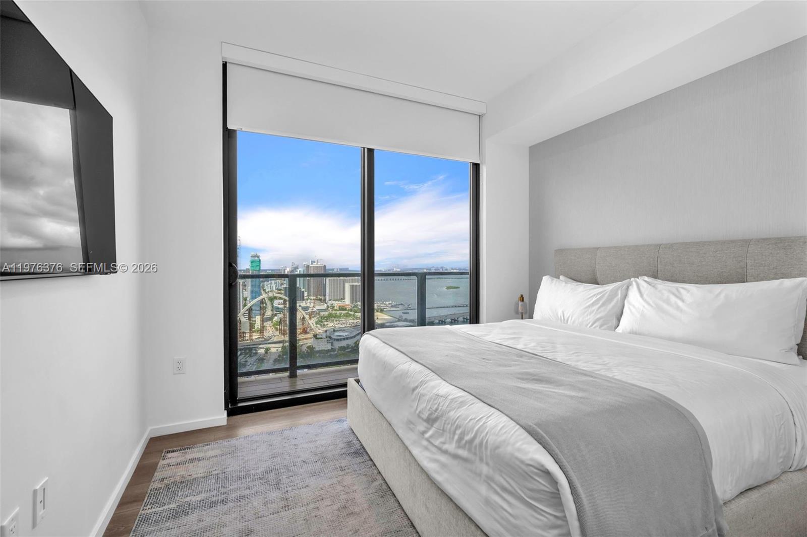 398 NE 5th St #PH 4701 Miami, FL 33132