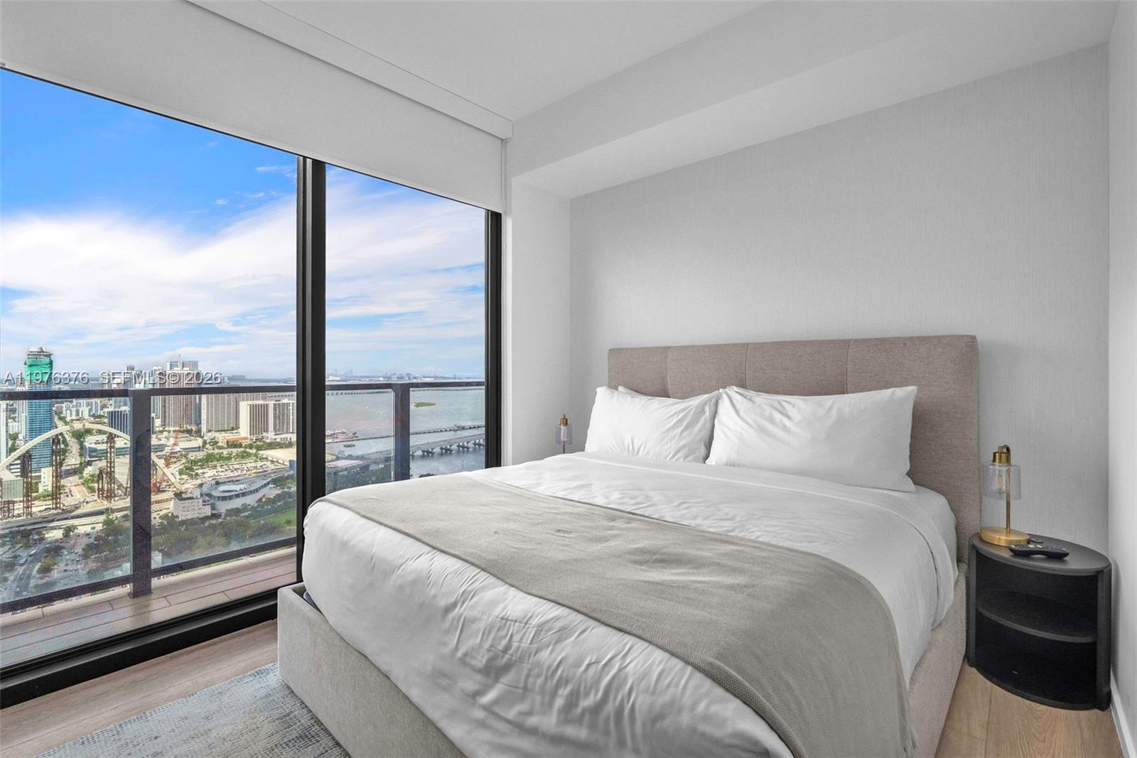 398 NE 5th St #PH 4701 Miami, FL 33132