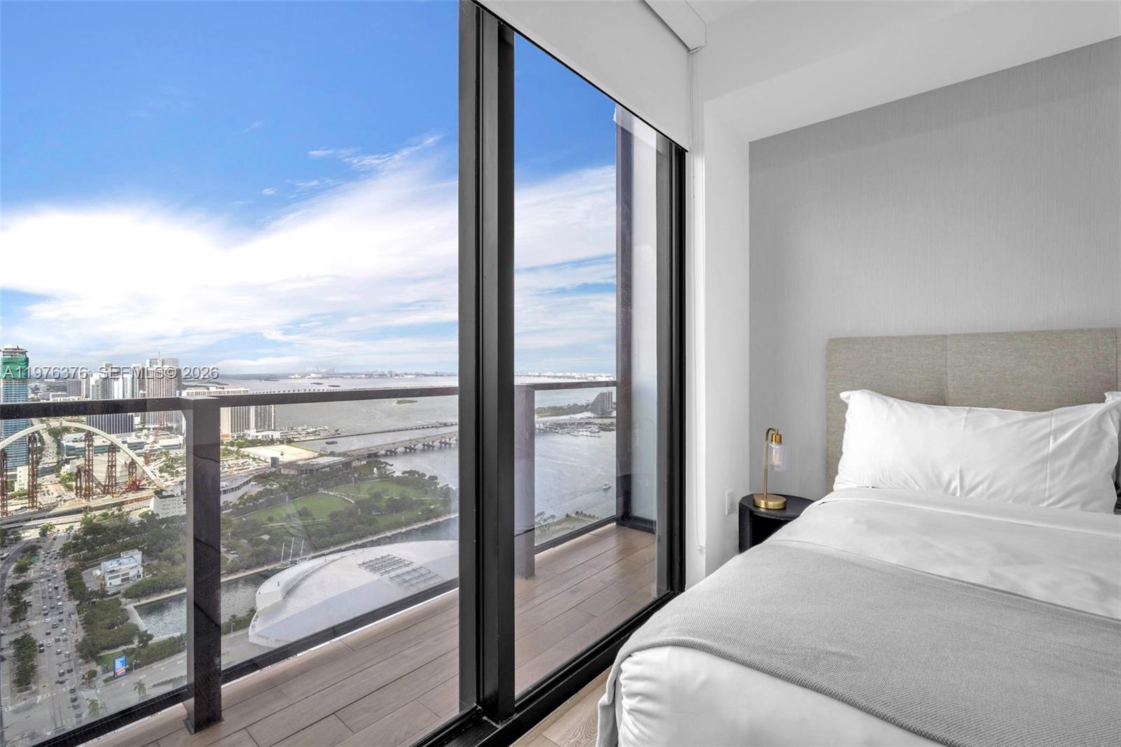 398 NE 5th St #PH 4701 Miami, FL 33132