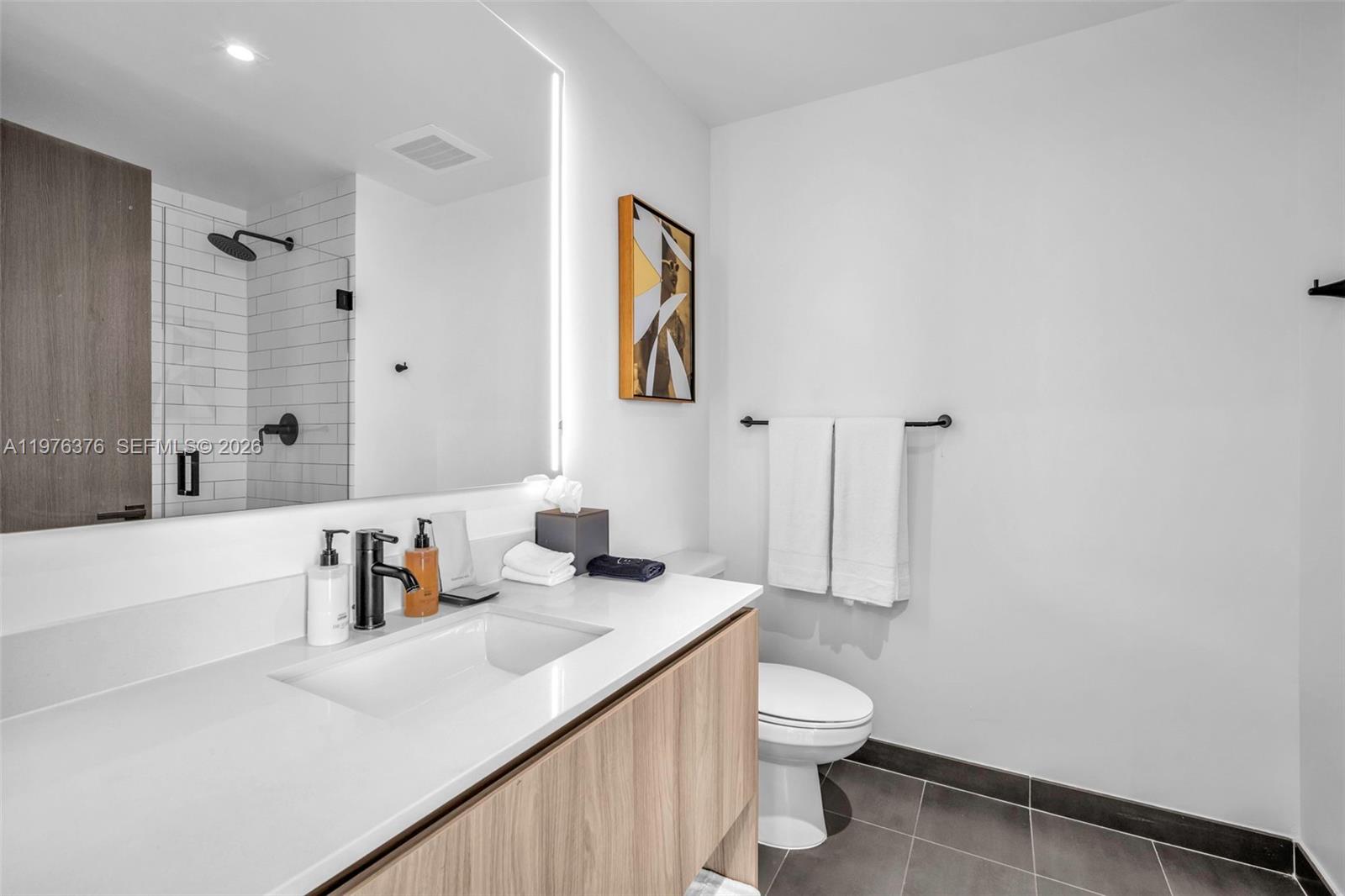 398 NE 5th St #PH 4701 Miami, FL 33132