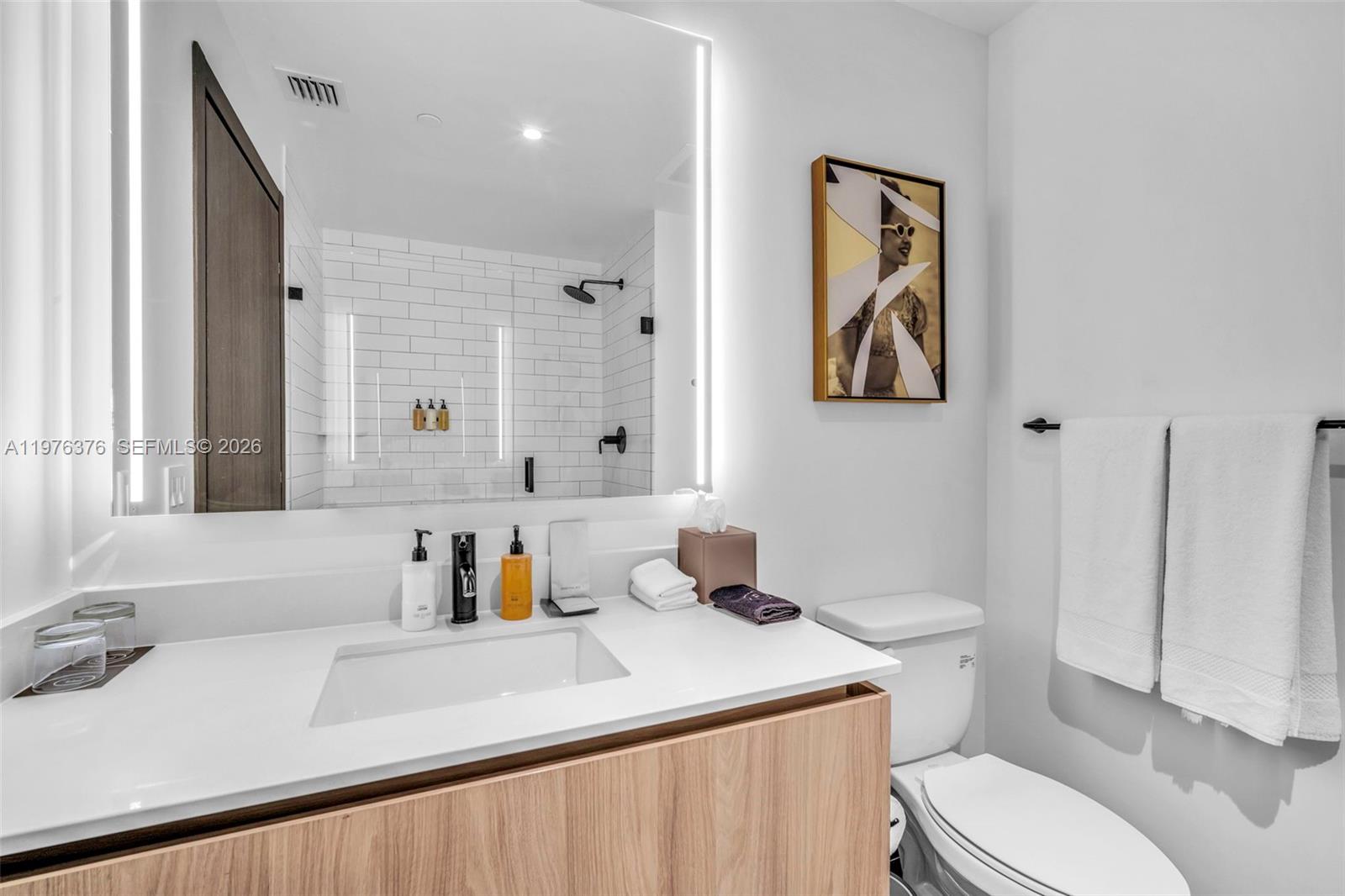 398 NE 5th St #PH 4701 Miami, FL 33132