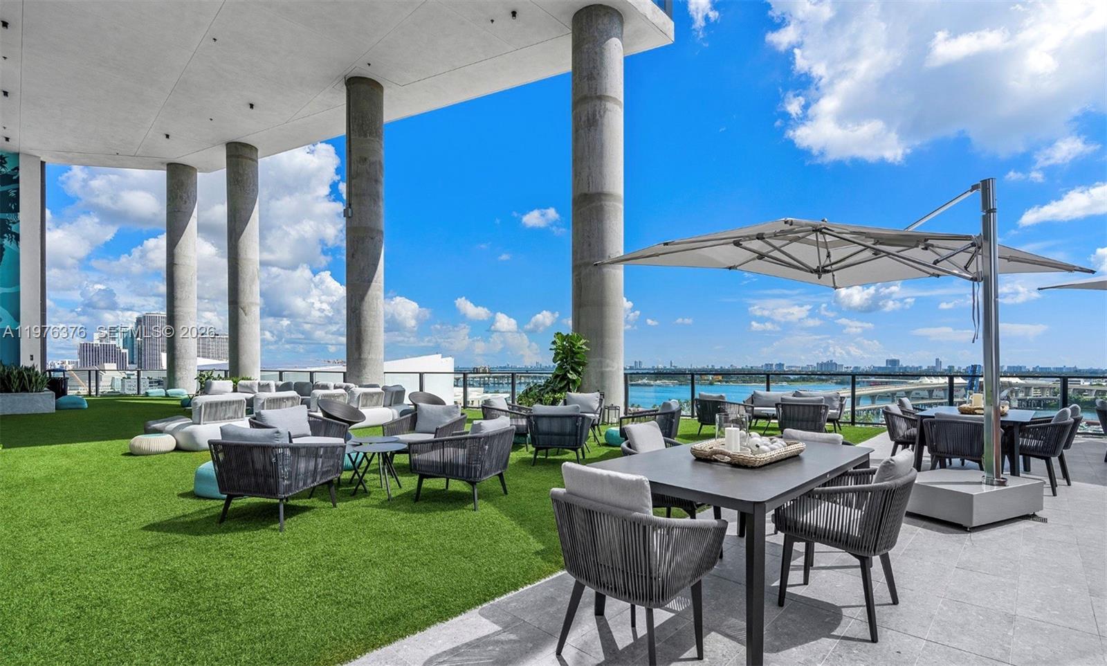 398 NE 5th St #PH 4701 Miami, FL 33132