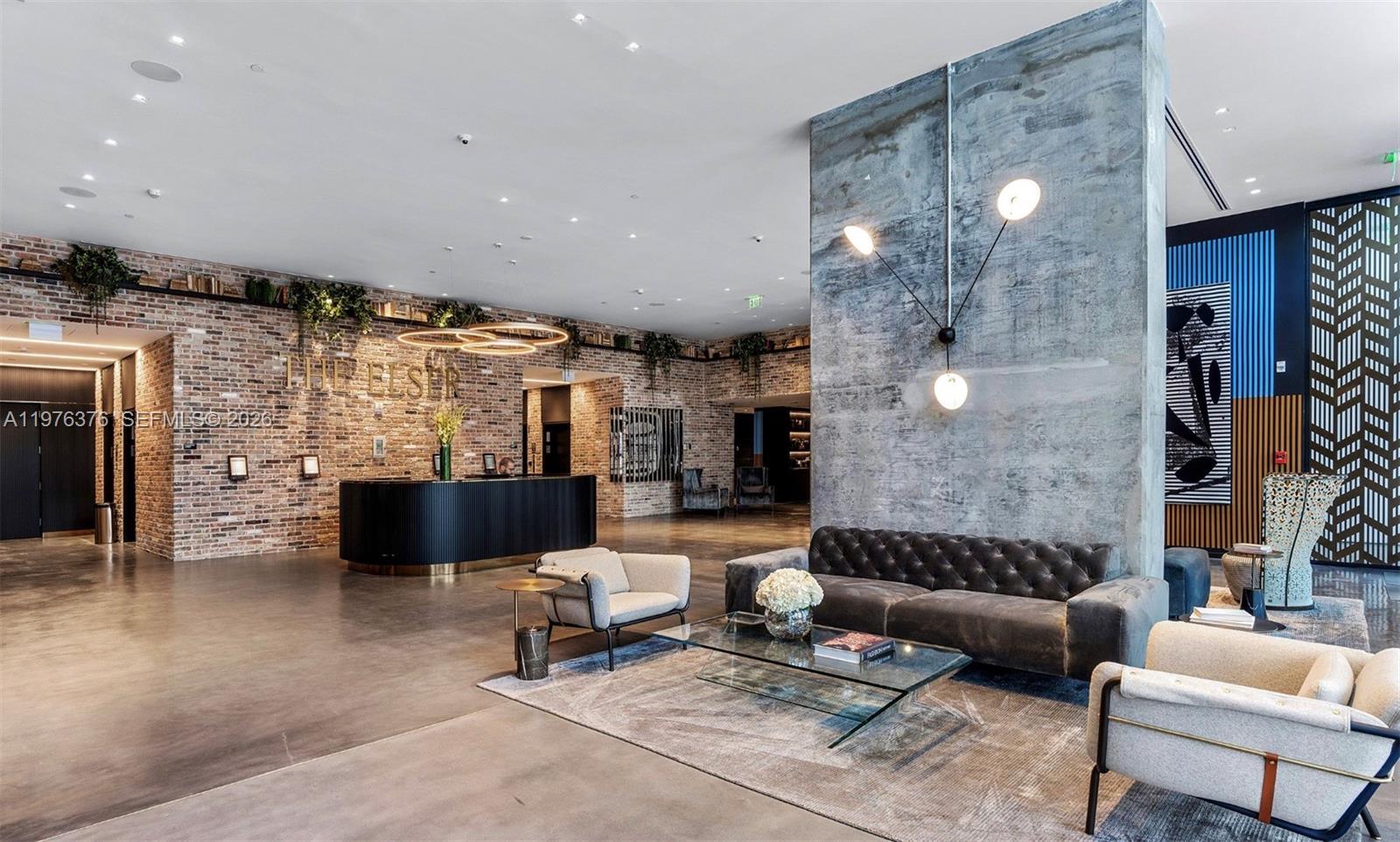 398 NE 5th St #PH 4701 Miami, FL 33132