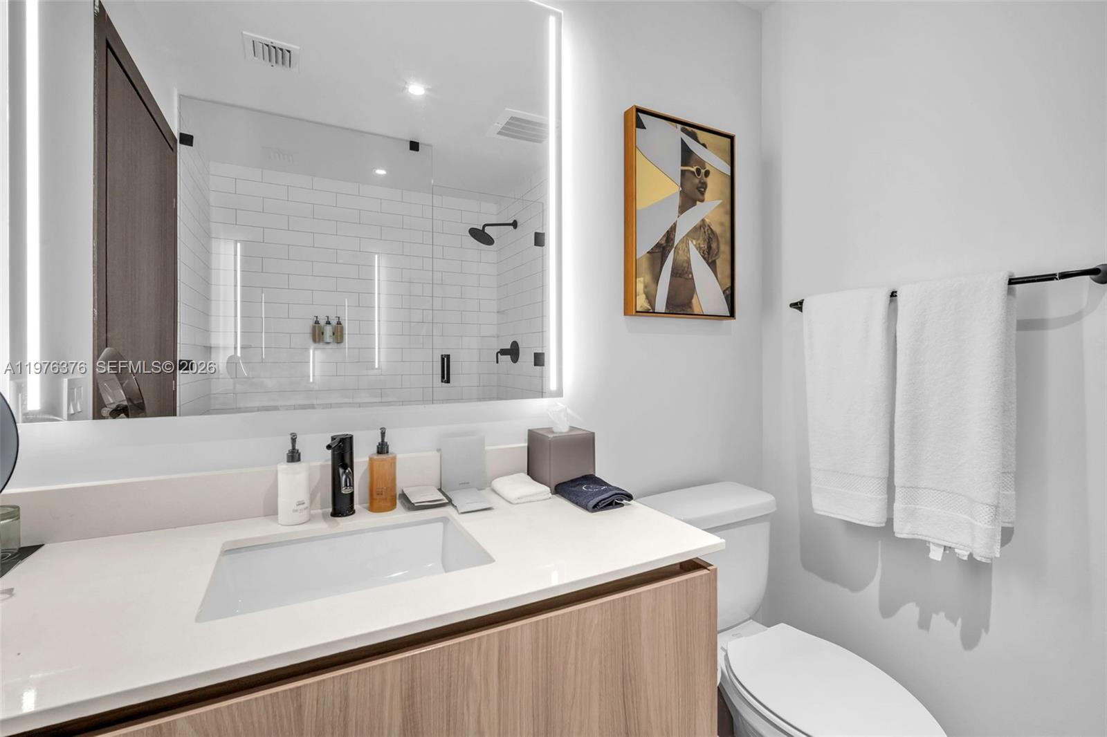 398 NE 5th St #PH 4701 Miami, FL 33132