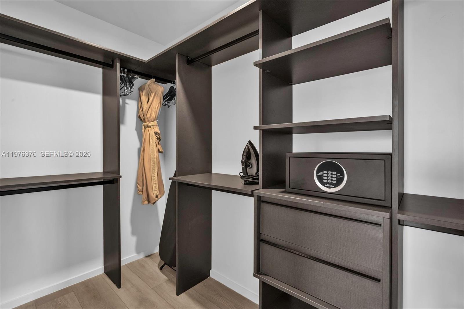 398 NE 5th St #PH 4701 Miami, FL 33132