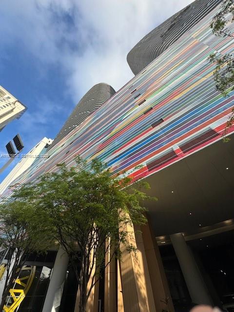 image Brickell Heights West1