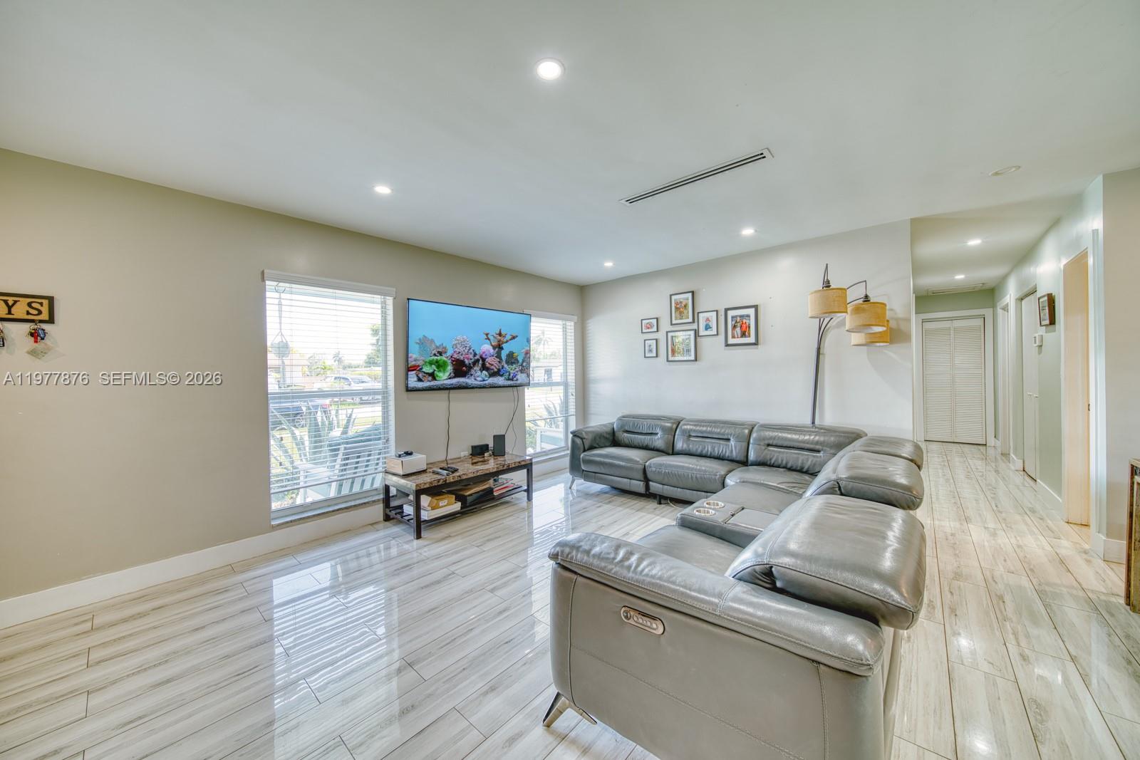 9104 SW 180th St Palmetto Bay, FL 33157