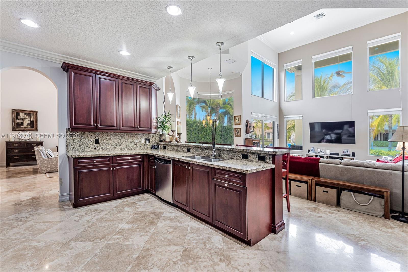 10221 Blue Palm St Plantation, FL 33324