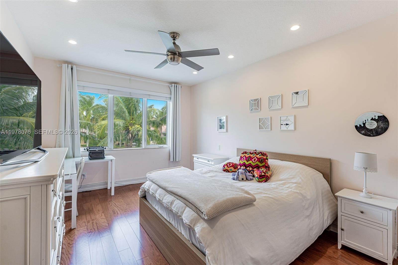 10221 Blue Palm St Plantation, FL 33324