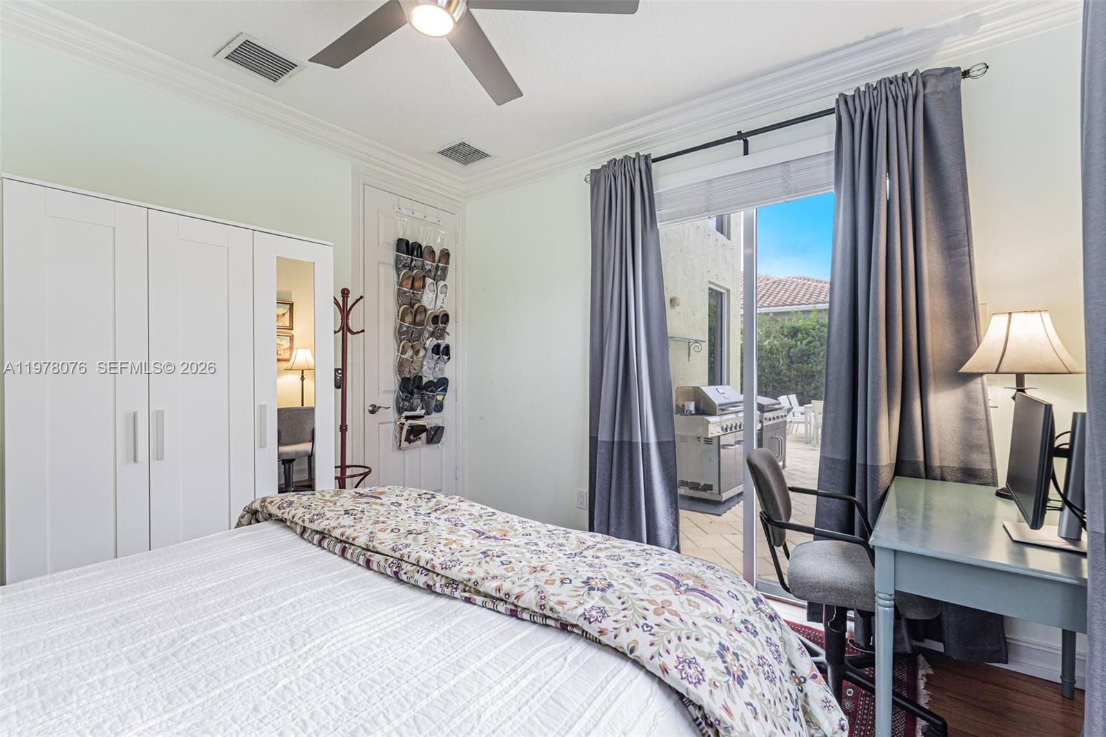 10221 Blue Palm St Plantation, FL 33324