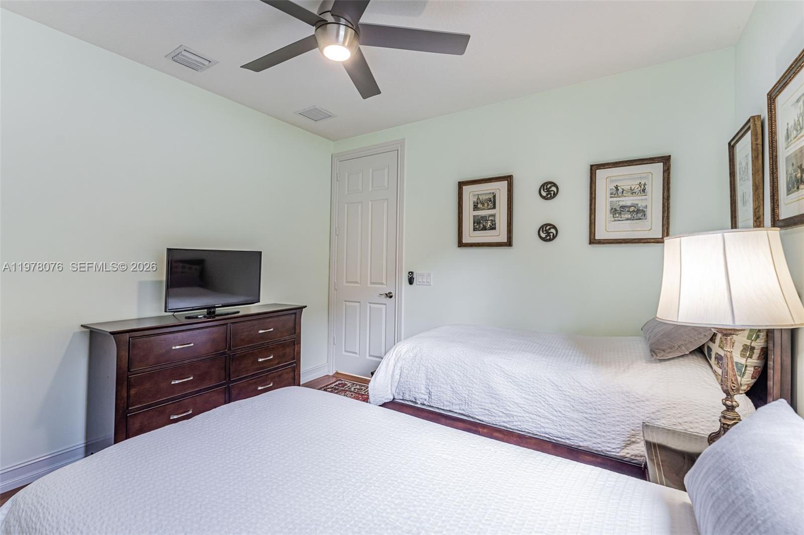 10221 Blue Palm St Plantation, FL 33324