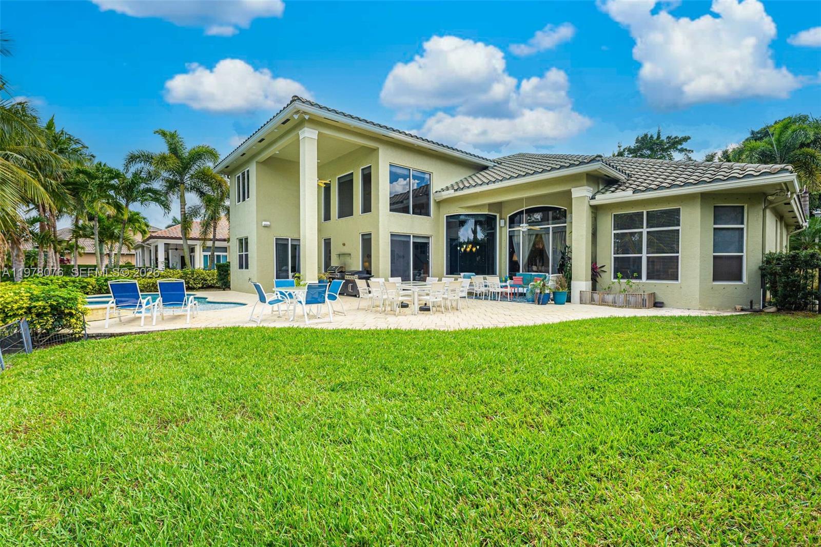 10221 Blue Palm St Plantation, FL 33324