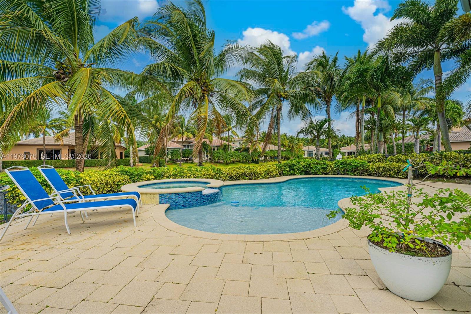 10221 Blue Palm St Plantation, FL 33324