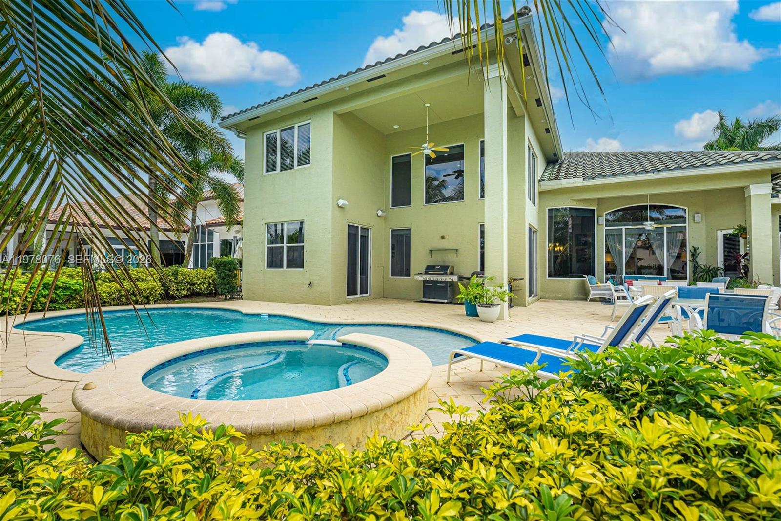 10221 Blue Palm St Plantation, FL 33324