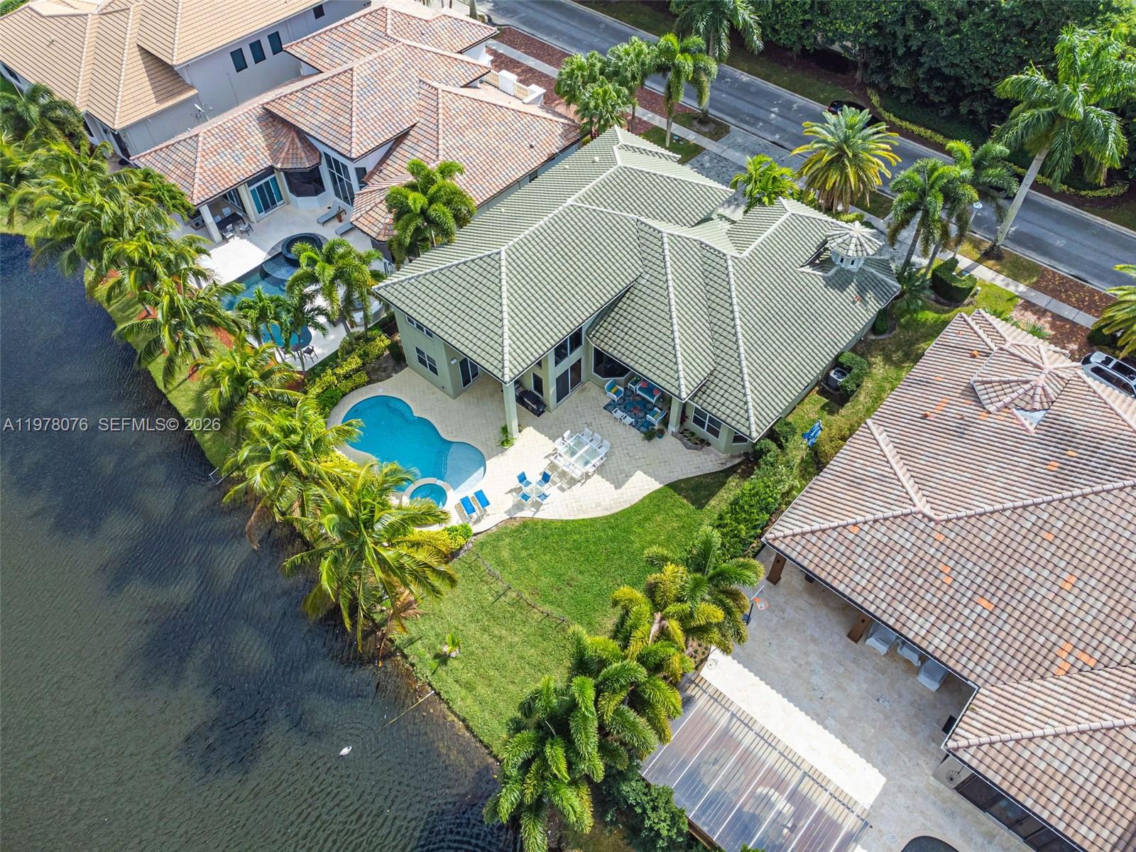 10221 Blue Palm St Plantation, FL 33324