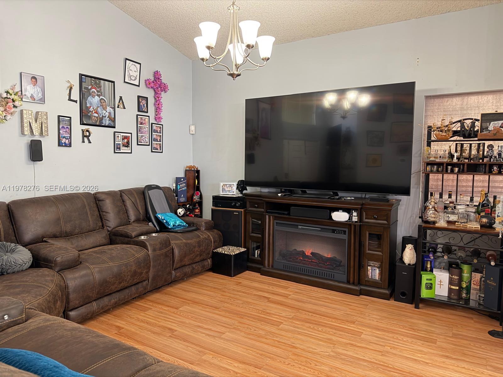 400 Somerset Way Weston, FL 33326