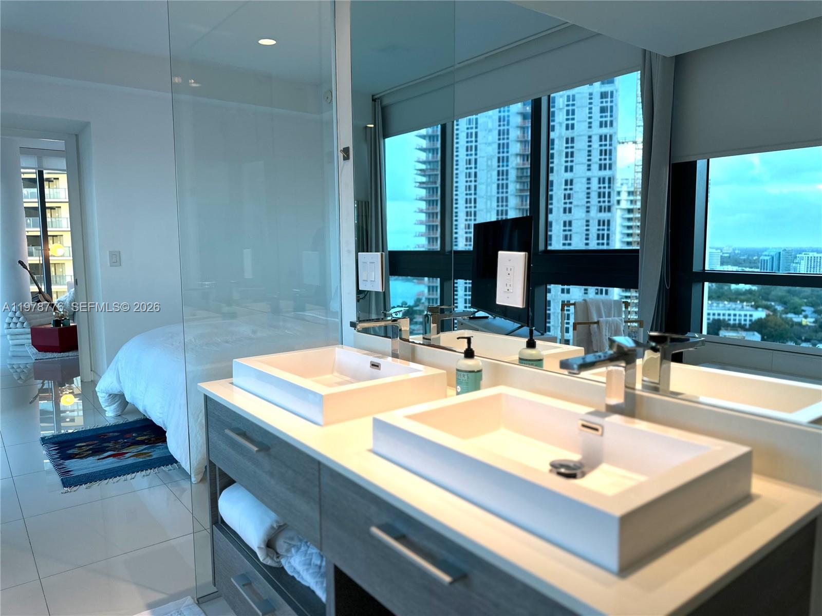 650 NE 32nd St #2108 Miami, FL 33137