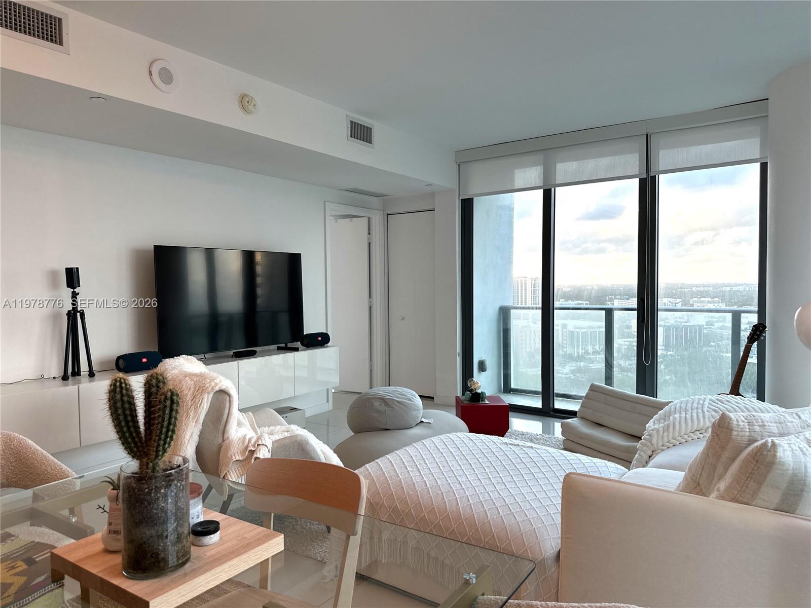 650 NE 32nd St #2108 Miami, FL 33137