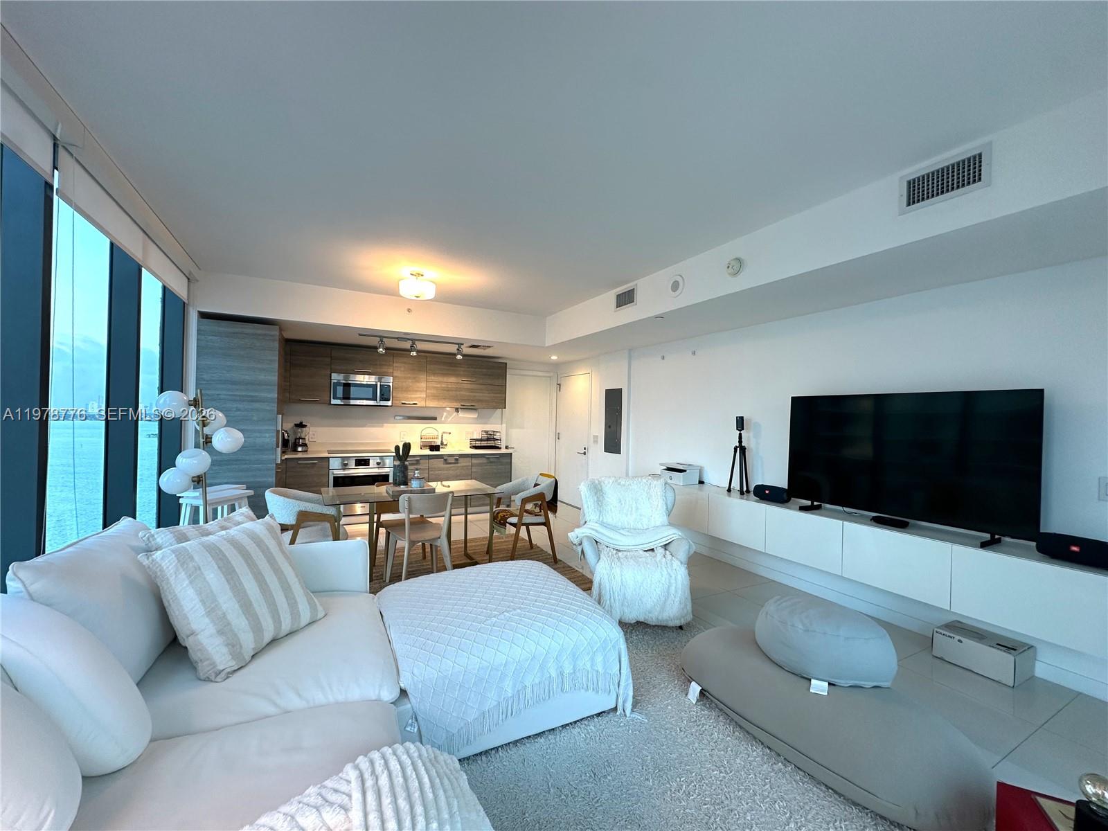 650 NE 32nd St #2108 Miami, FL 33137