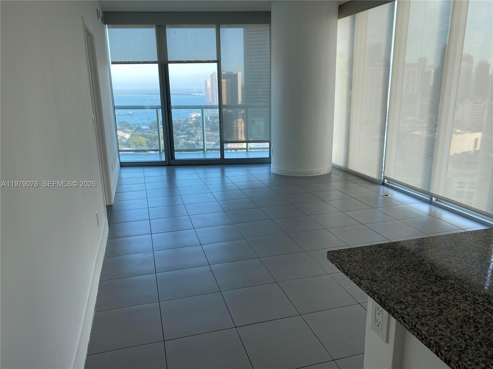 888 Biscayne Blvd #3001 Miami, FL 33132
