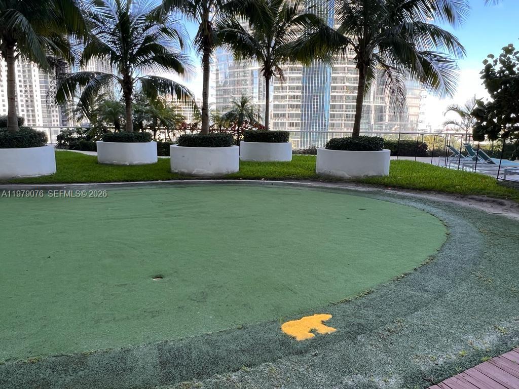 888 Biscayne Blvd #3001 Miami, FL 33132