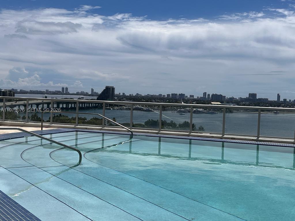 888 Biscayne Blvd #3001 Miami, FL 33132