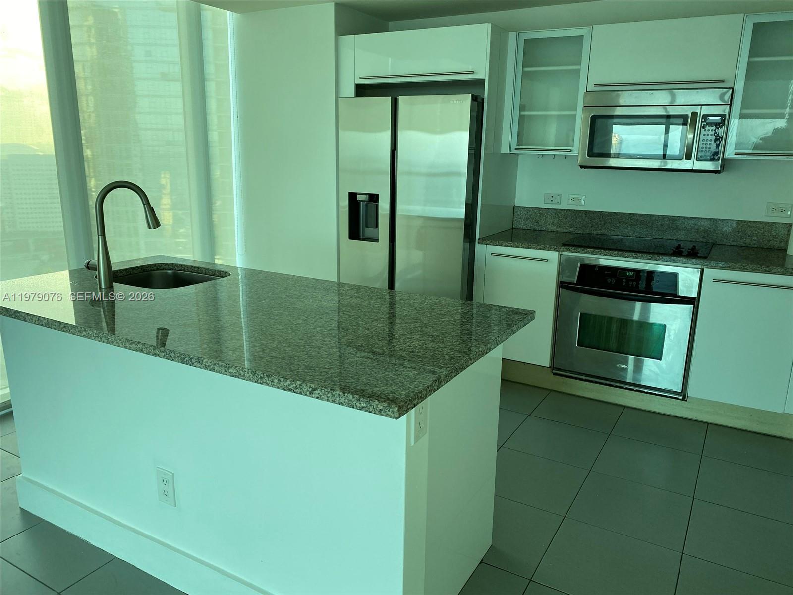 888 Biscayne Blvd #3001 Miami, FL 33132